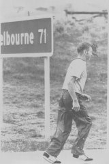 Cliff Young on his way to Melbourne.