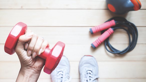 Research suggests we can lift our way to better brain health.