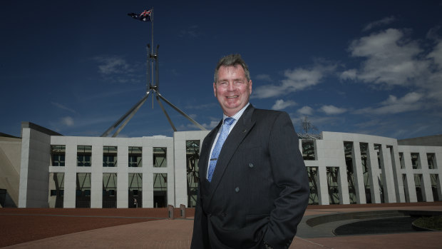 Tasmanian senator Steve Martin is joining the Nationals.