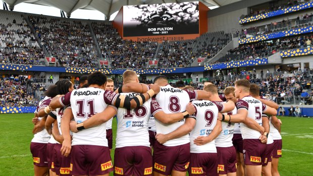 Manly huddle in memory of the late great Bob Fulton.