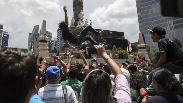 Celebrations kick off at the Angel of Independence in Mexico City.