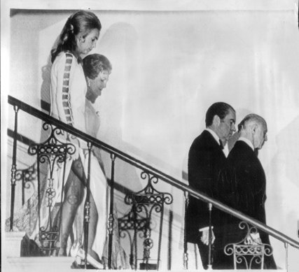 Prime Minister Billy McMahon’s White House visit was overshadowed by his wife Sonia’s gown.