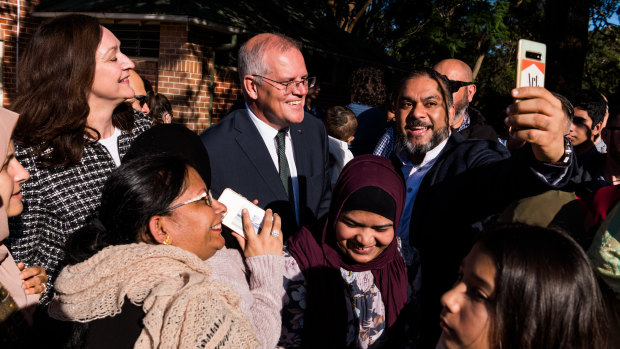 ‘He’s not Kevin Rudd’: Current and former prime ministers tally selfies at Eid celebration