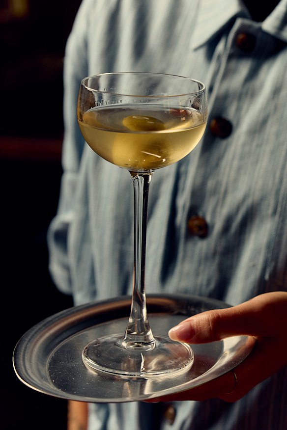 Gin and absinth vermouth martini.