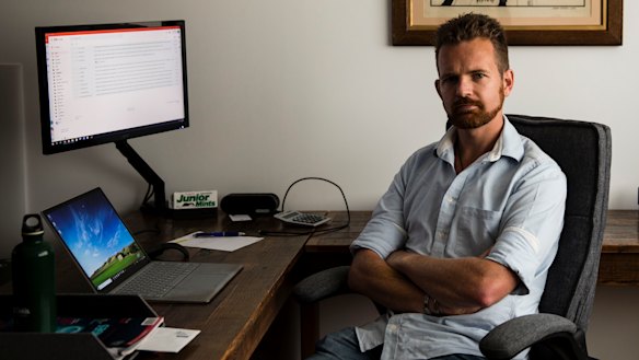 Mortgage broker Chris Chardon says the banks will be the big winners from cuts to brokers' commissions. 