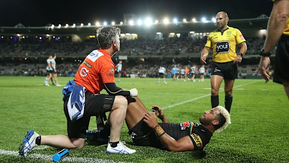 Viliame Kikau injured his hamstring against the Sharks, with the Penrith trainer calling for the game to be stopped.