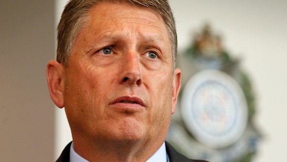 Detective Inspector Peter De Santo, who ran the Ethical Standards Department from 2000 to 2006, testified to the royal commission on Friday.