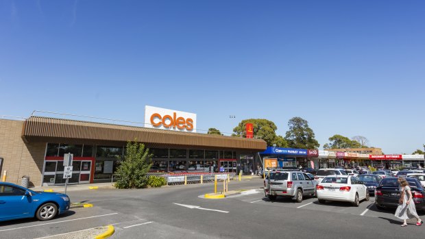 A private investor has snapped up the Coles in the Kilsyth Shopping Centre for $4.25 million.