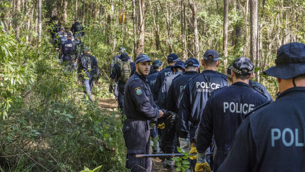 Police and SES in Kendall as part of the William Tyrrell investigation. 