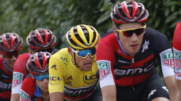 Richie Porte and other cyclists.