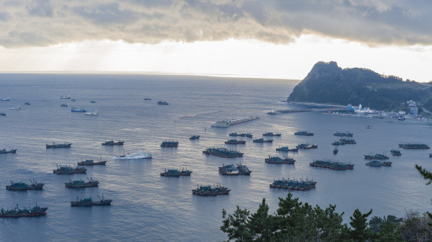 Chinese fleets anchored in Sadong port, Ulleung-do, South Korea due to bad weather in North Korean waters.