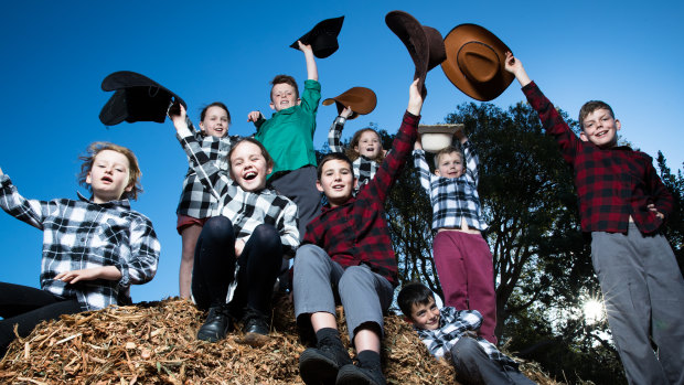Students at St John the Baptist Primary School are trying to raise $200,000 for NSW farmers.
