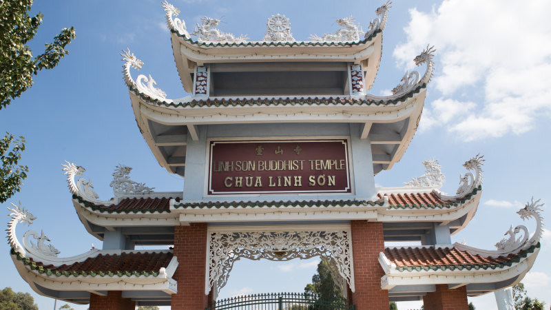 The archway of the Linh Son temple in Reservoir.