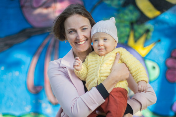Sarah, with her baby Etta, is among the women who have had babies via ovarian grafting following cancer treatment.