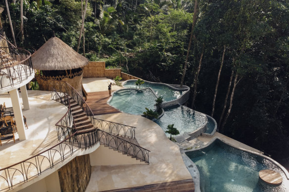 With 40 pools across the property there’s copious aqua to punctuate the jungle green.