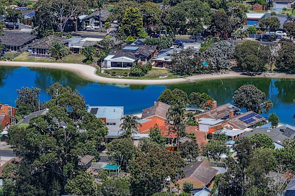 The lower amount of bore water being flushed into the lakes has led to the growth of algae.