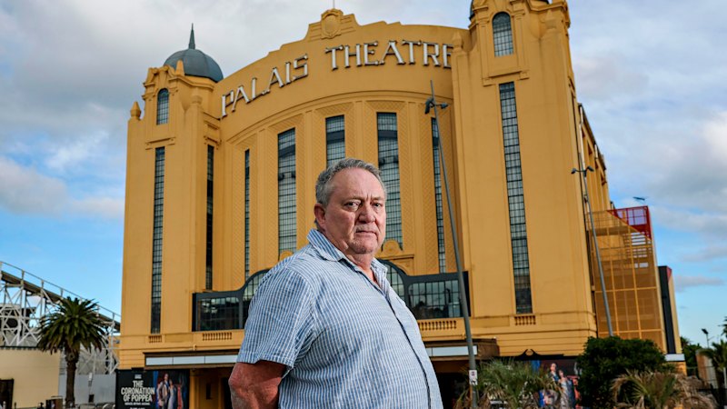Murray Wight calls for change to theatre safety law after death incident