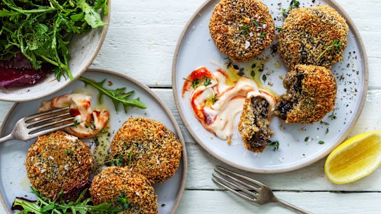 Mushroom risotto cakes with aioli.