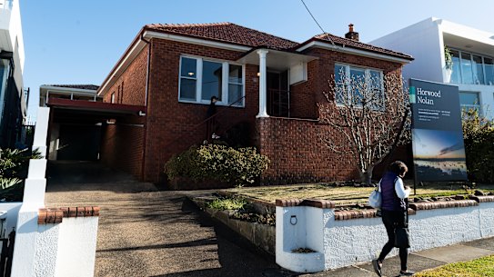 Sydney’s auction clearance rate is at its lowest level since the beginning of the pandemic..