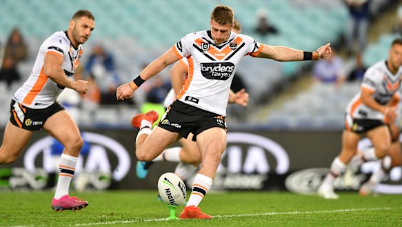 Momirovski will fill the hole left by Curtis Scott and Will Chambers in Melbourne.