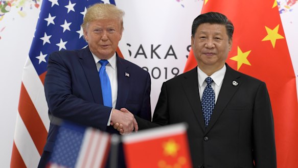 The ongoing trade spat between the US and China is a major risk for the world economy, warns Bank of England governor Mark Carney.