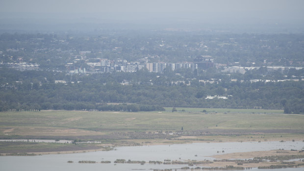 Summer haze: The view of Penrith, obscured by air pollution,  from Hawkesbury lookout on December 31.
