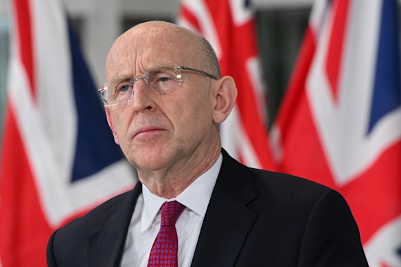 Il ministro della Difesa britannico John Healey si è dimesso.