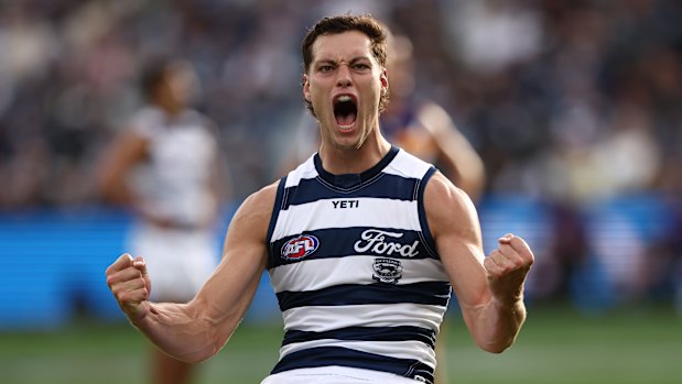 Geelong vs Fremantle AFL LIVE: Cats come back from the brink; Swans and Lions set to rock the SCG; Pies, Crows ready for MCG showdown