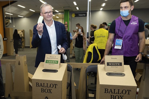 Anthony Albanese casts his vote in the 2022 election.