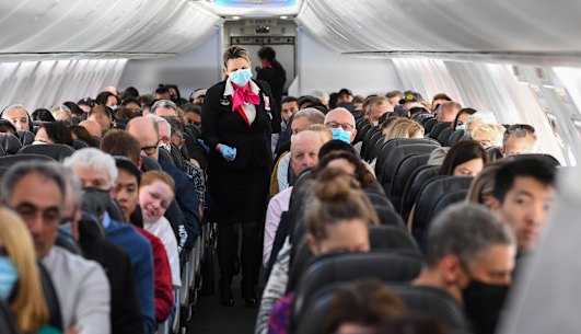 Aviation and travel industry leaders say that mandatory vaccination will be the key to Australia reopening its international borders. 