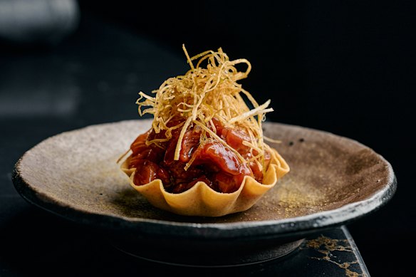 Beef tartlet, spring onion and leek nest.
