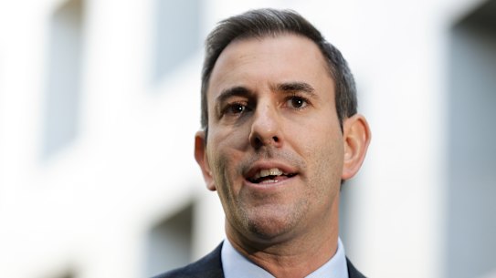 Labor vows to abolish government staffing cap, cut contractor spend