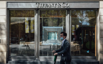 Bernard Arnault to buy Tiffany for $16b in largest luxury-goods deal ever, News