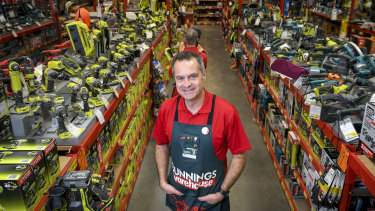 Bunnings agrees to 2.5 per cent pay rise for employees