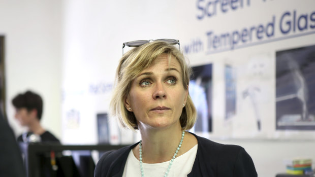 Zali Steggall's focus on climate and social issues appeals to the wealthier voters in the seat of Warringah.