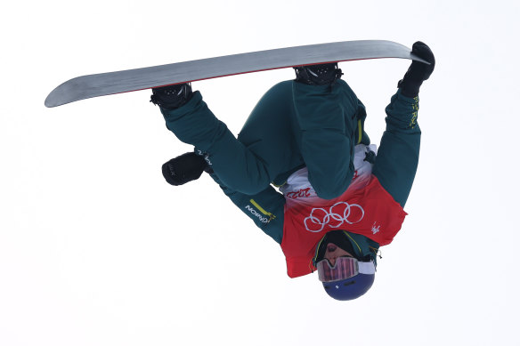 Scott James soars at the Winter Olympics.