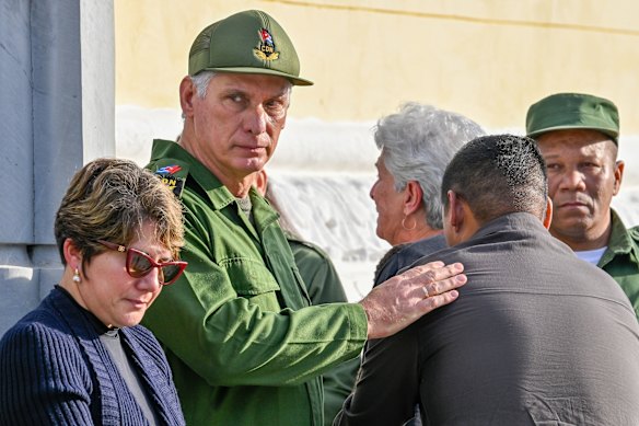 O presidente cubano, Miguel Díaz-Canel, recorreu às redes sociais para reafirmar a soberania de Cuba.