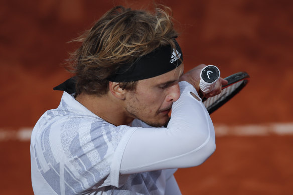 Alexander Zverev admitted after the match that he should not have played.