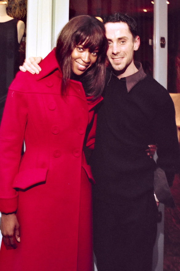 Supermodel Naomi Campbell with Martin Grant outside the designer’s Paris boutique in 1999.