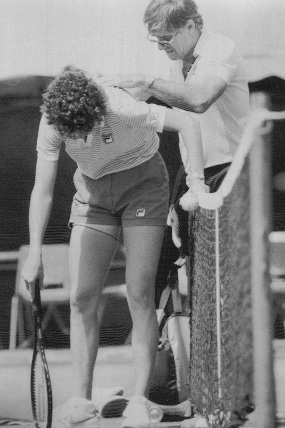 Shriver eventually split with her coach Don Candy in 1985.
