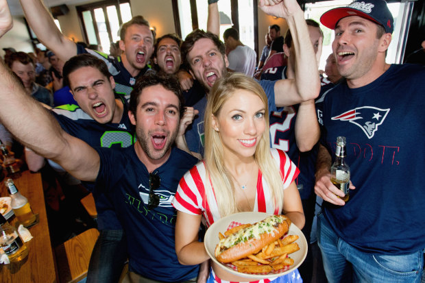 Waitress Emma King and Super Bowl fans in Paddington in 2015.