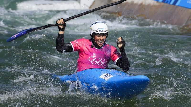 Noemie Fox wins gold in women’s kayak cross