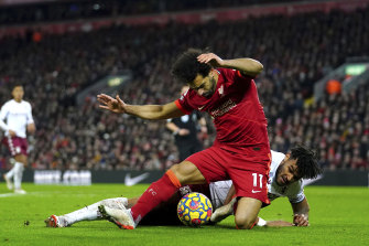 A penalty to Mohamed Salah decided the Liverpool-Villa game.