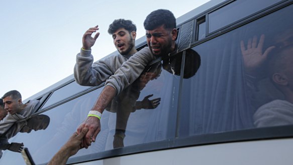 Freed Palestinian prisoners arrive in Gaza.
