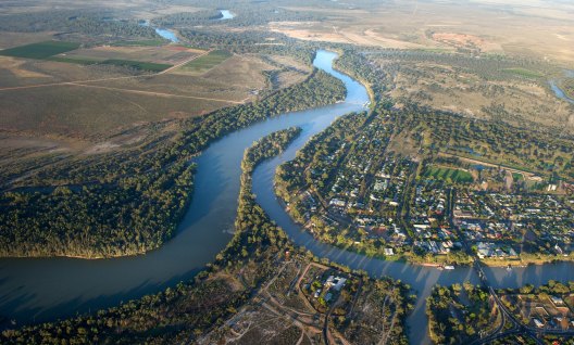 The Murray-Darling Basin Authority is moving 76 jobs into towns on the river system.