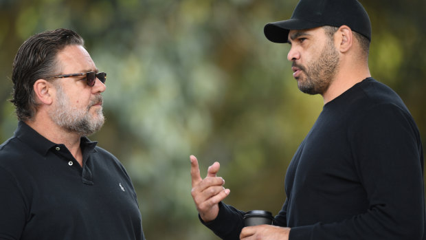 Russell Crowe with retired Rabbitohs legend Greg Inglis.