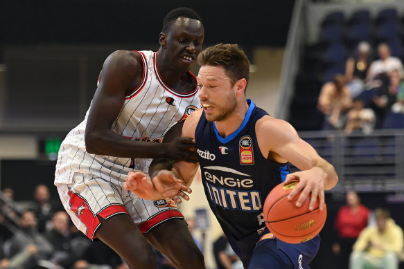 Matthew Dellavedova returns in great shape as he seeks an NBL title with Melbourne United and tries to resurrect his NBA and Olympics prospects.