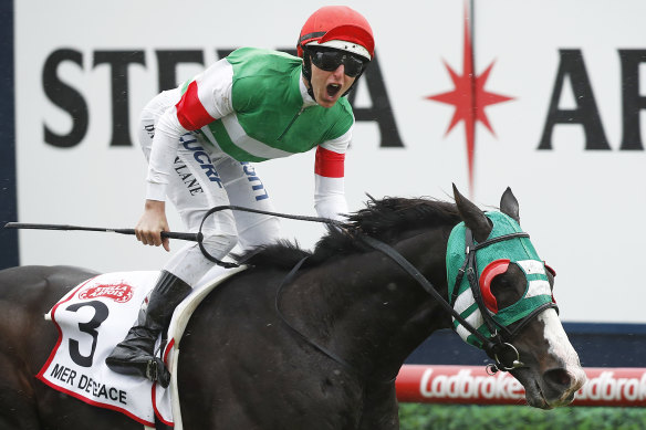 Japanese horse Mer De Glace was offered a cash incentive to travel to Melbourne before he won last year's Caulfield Cup.