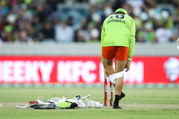 In a display of the complacency that contributed to the Thunder’s downfall in Canberra, Usman Khawaja became the talk of the game after taking his pants off midway through his time at the crease.