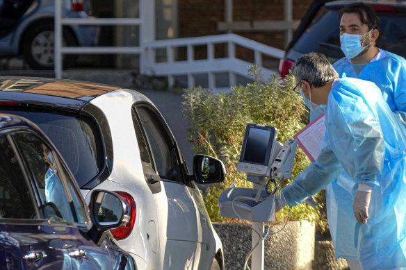 The sick in Naples have been administered oxygen and placed on drips through their car windows.